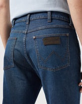 Wrangler Larston Męskie Spodnie Jeansowe Jeansy Dżinsy Blue Spruce  112350652 W18S018019